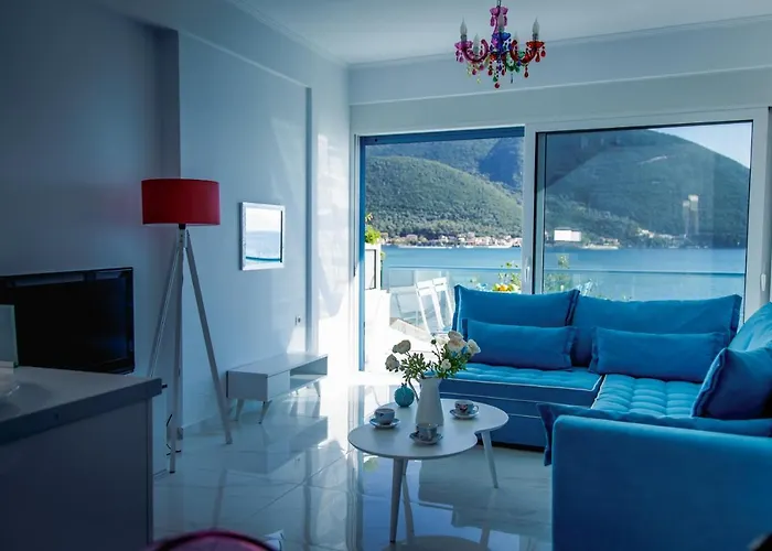 Seafront Luxury Residence With Amazing View