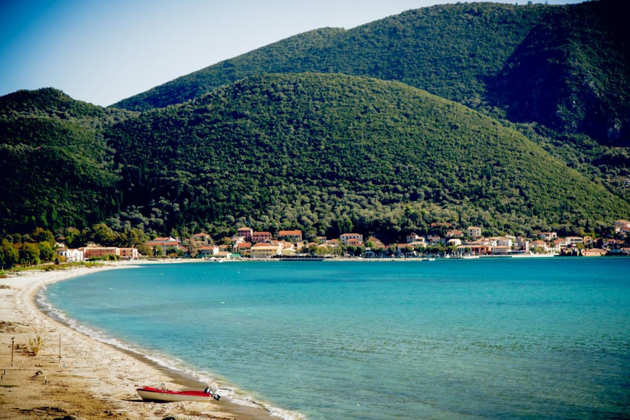 Seafront Luxury With Amazing View Hébergement de vacances Vasilikí